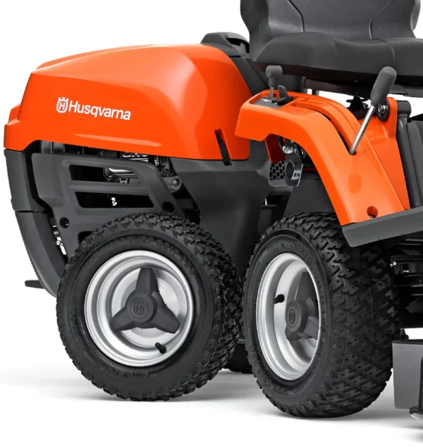 Husqvarna R 112C mit Mähdeck Combi 85 – Winterpaket mit Schneeschild, Gummileiste und Schneeketten – Modell 2025 - Afbeelding 4